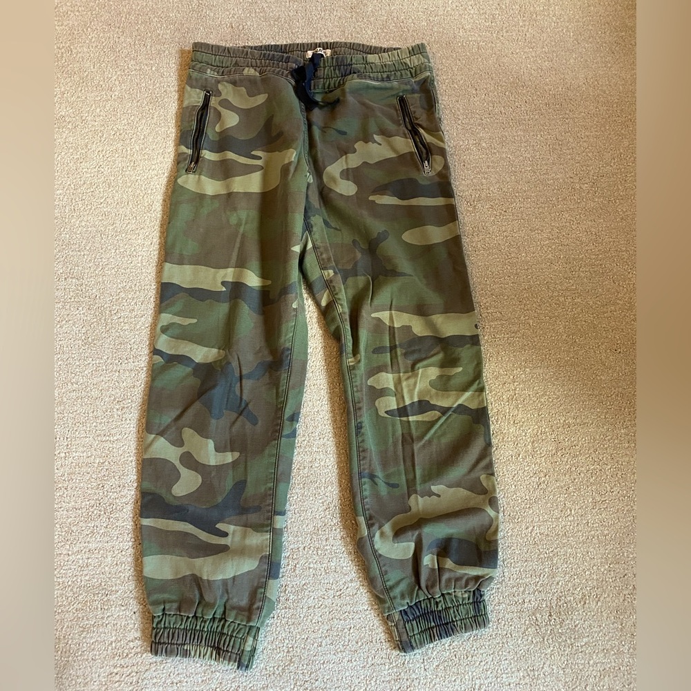 TNA Camo Joggers 8